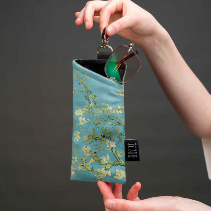 Akinių dėklas Vincent van Gogh „Almond Blossom