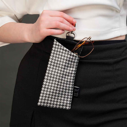 Akinių dėklas Classy „Pied-de-poule