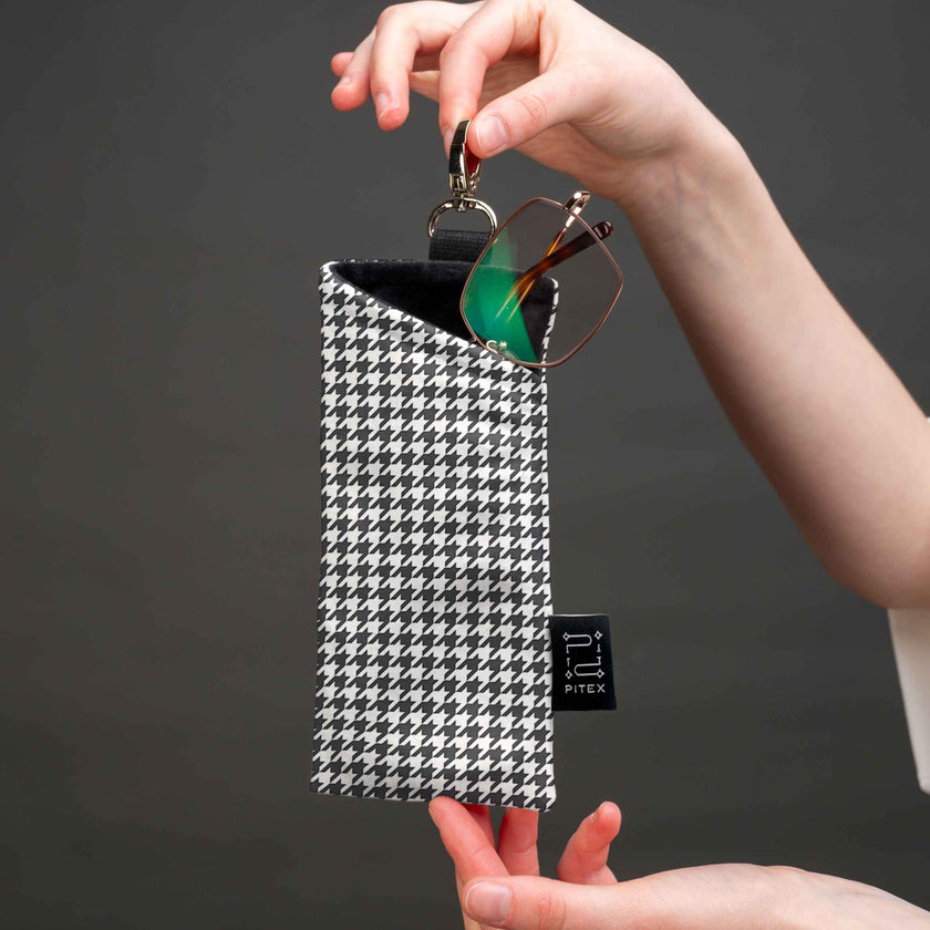 Akinių dėklas Classy „Pied-de-poule