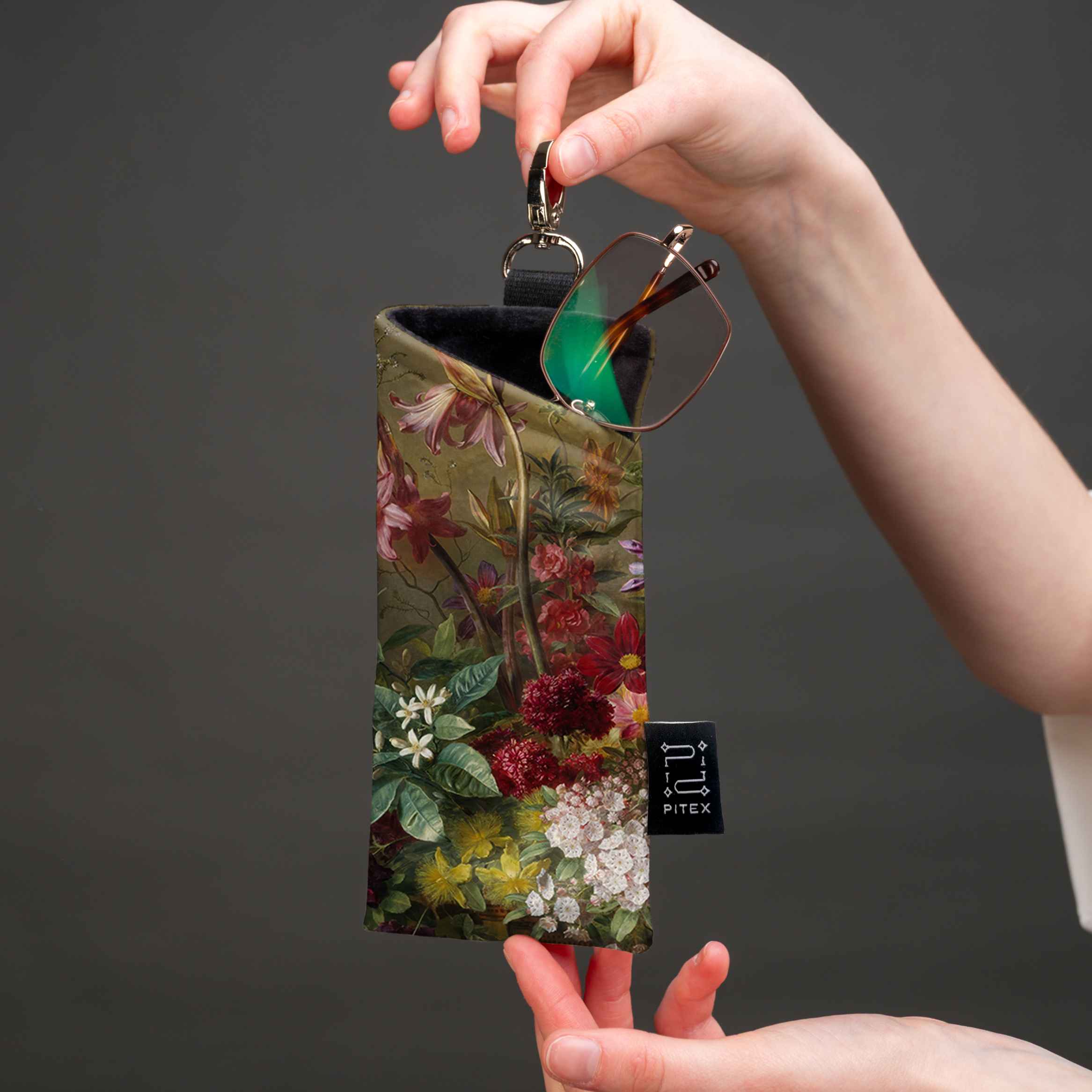 Akinių dėklas Gregorius van Os „Still Life with Flowers in a Greek Vase