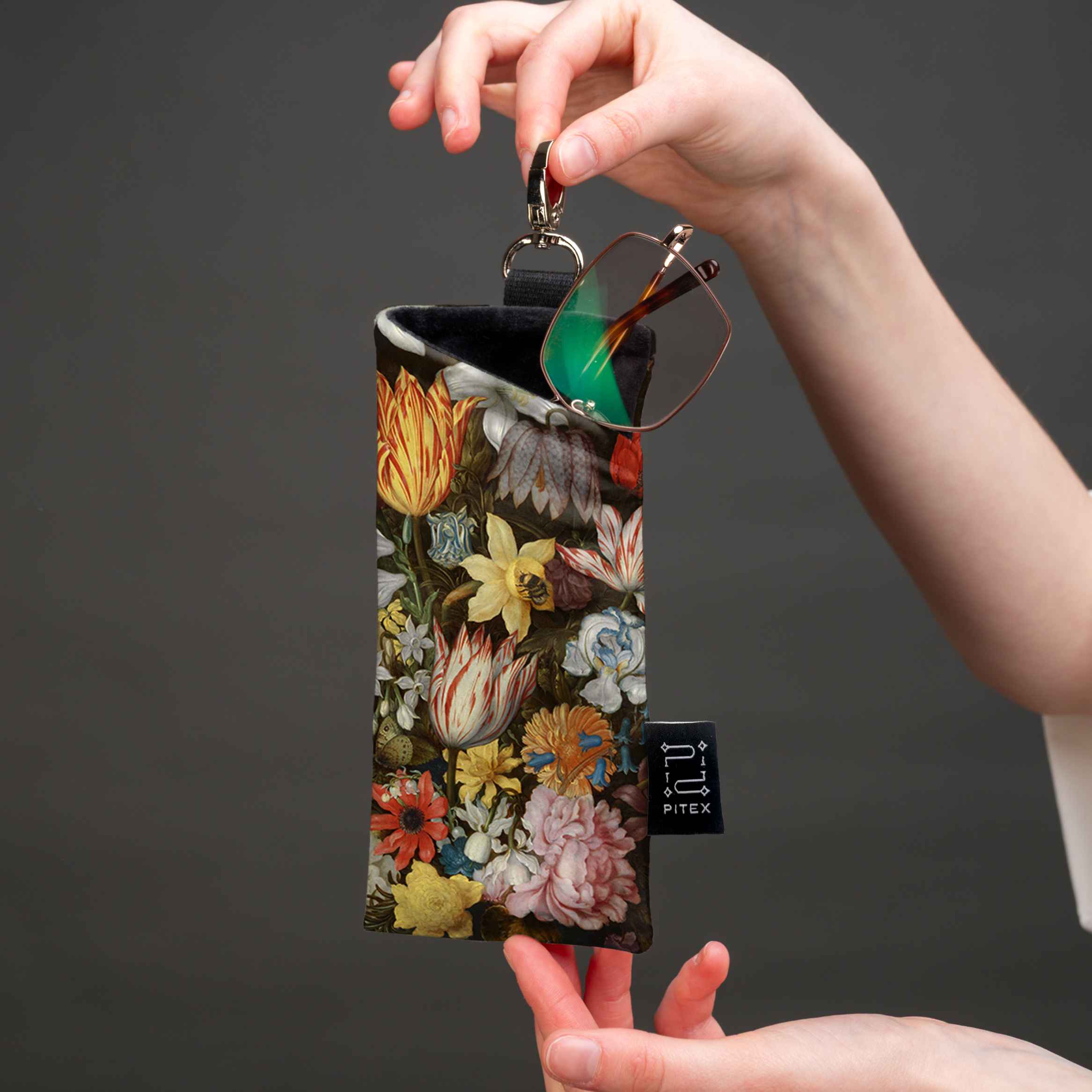 Akinių dėklas Ambrosius Bosschaert „Still Life Of Flowers In A Wan-Li Vase