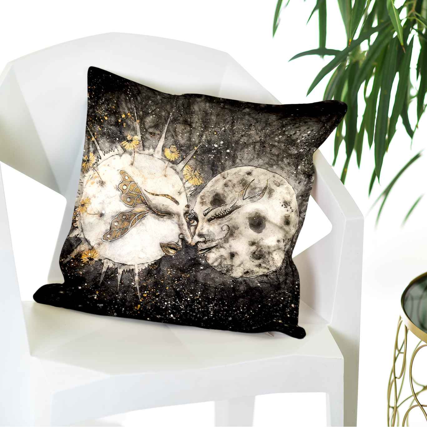 Dekoratyvinė pagalvėlė Theresa Van Cherry „Menulis