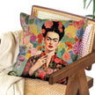 Dekoratyvinė pagalvėlė Imagine „Frida gėlėse