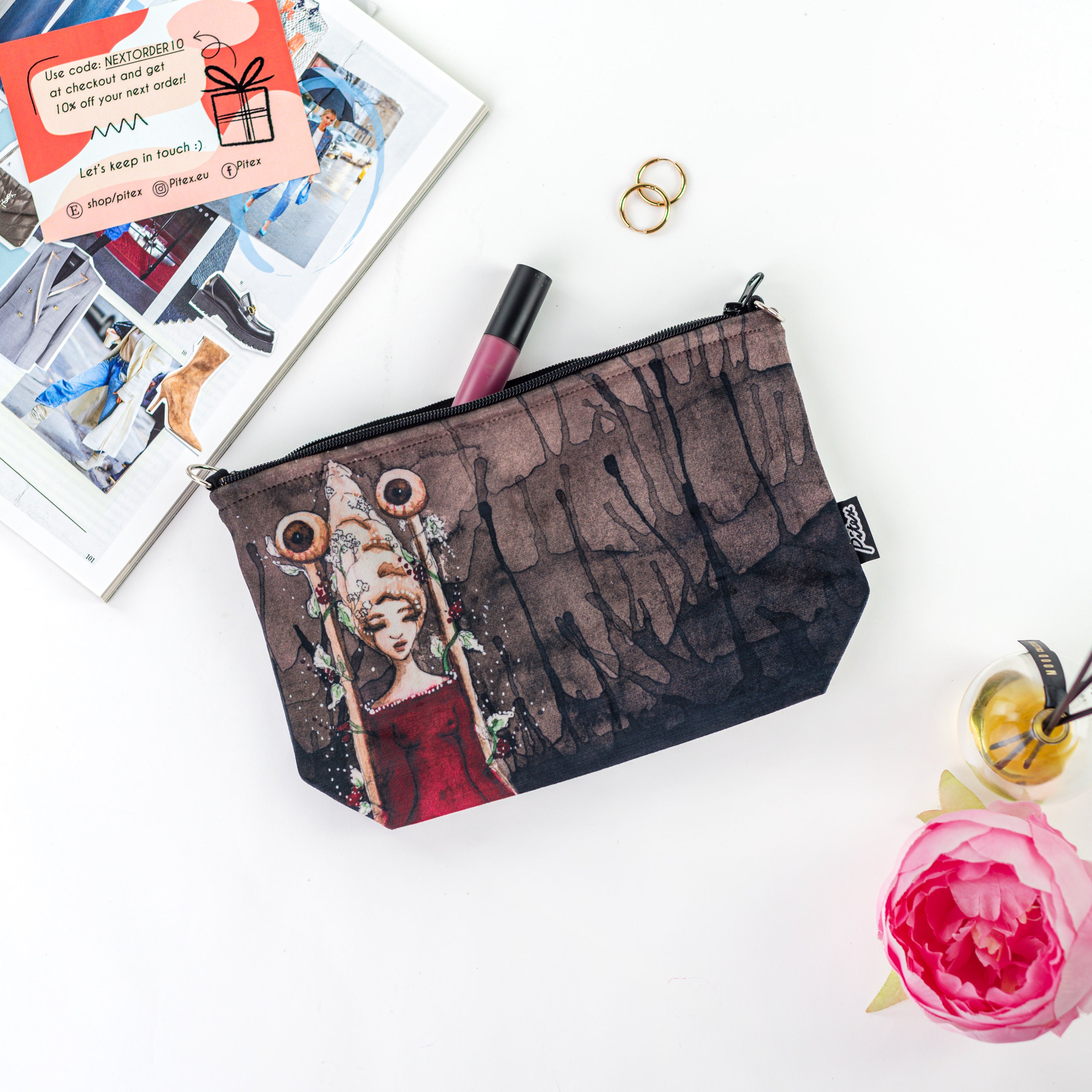 Kosmetinė Theresa Van Cherry „Nr.4