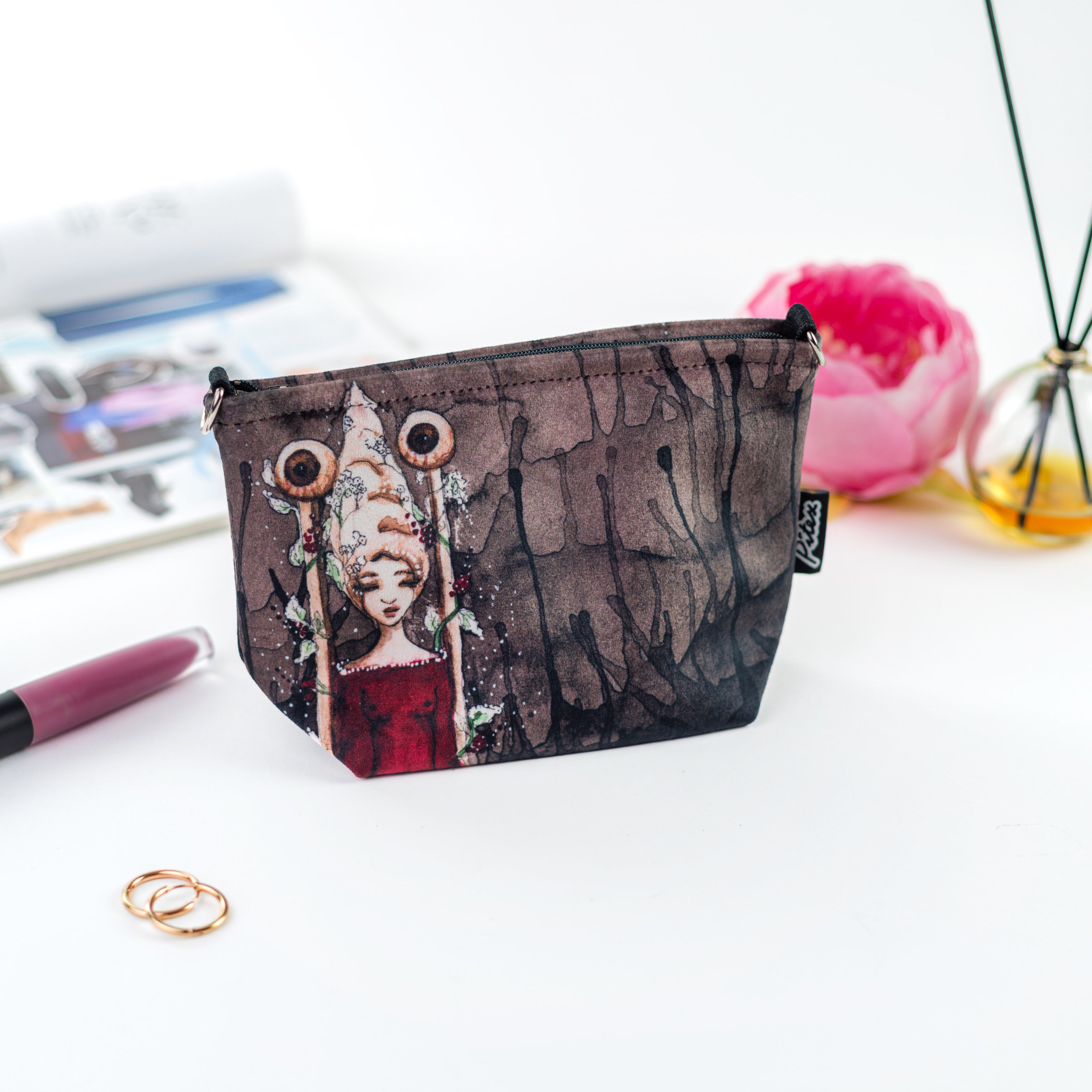 Kosmetinė Theresa Van Cherry „Nr.4