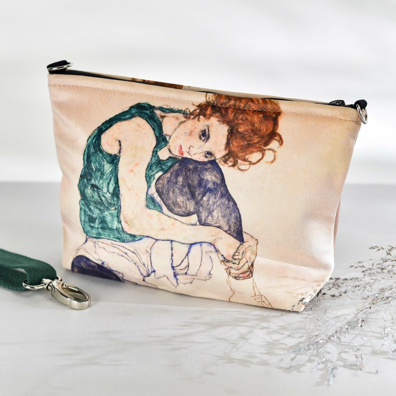 Kosmetinė Egon Schiele „Seated Woman with Legs Drawn Up