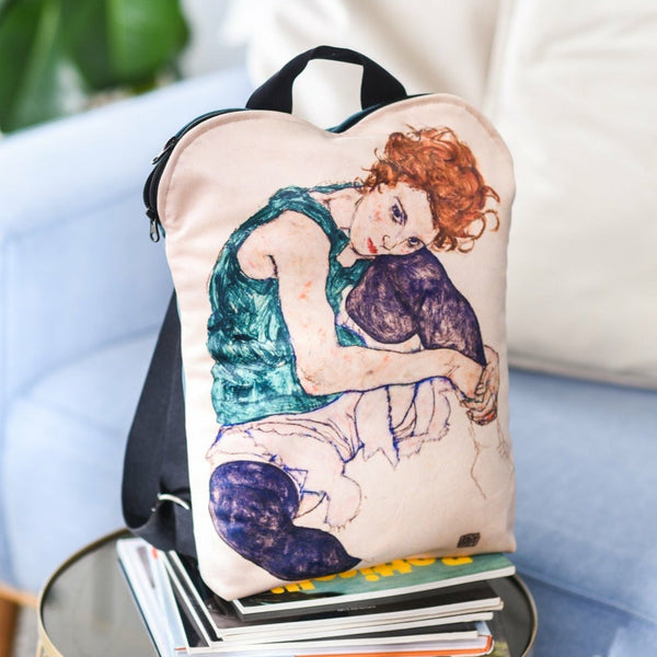 Kuprinė Egon Schiele "Seated Woman with Legs Drawn Up"