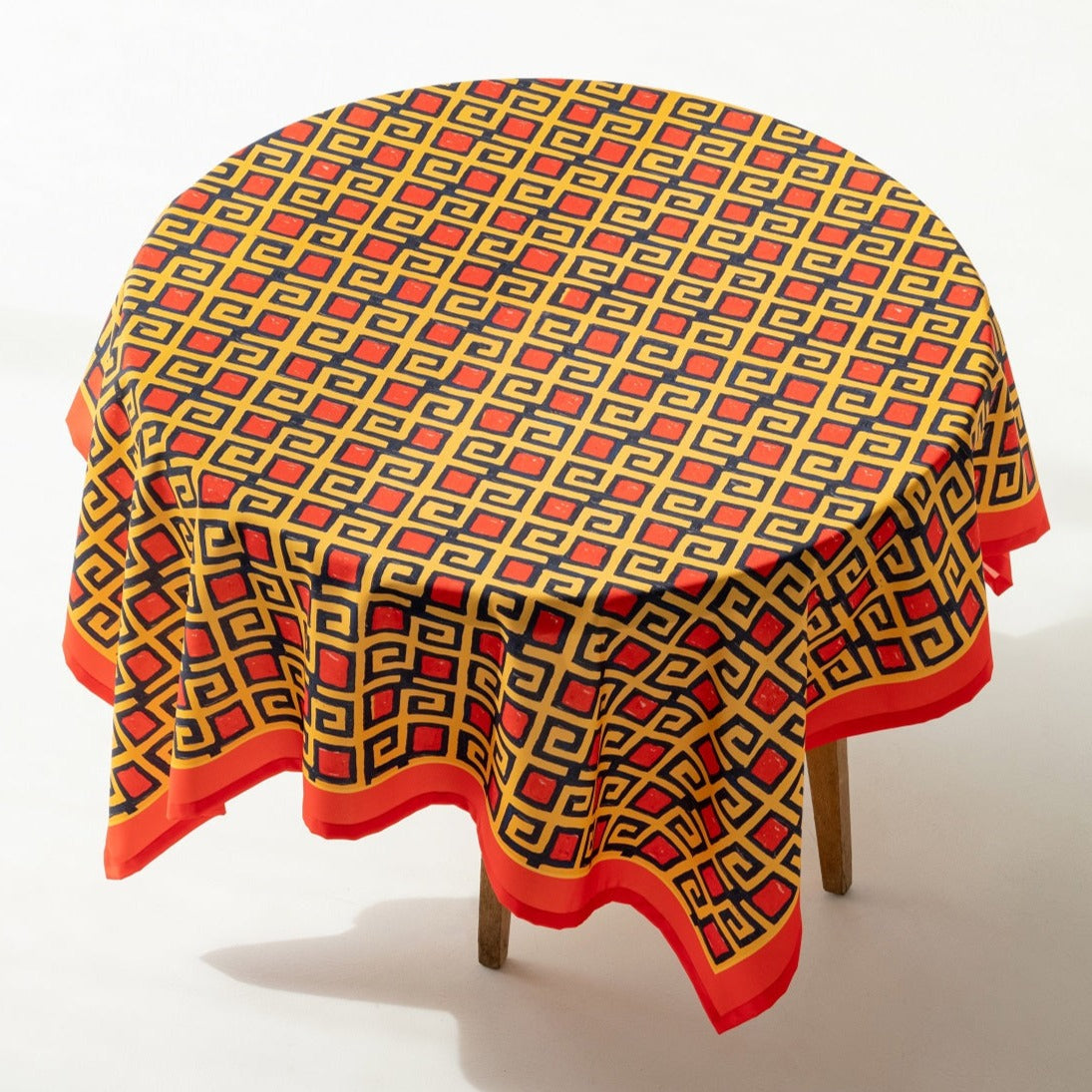 Staltiesė iš perdirbto audinio Raštų upė 113