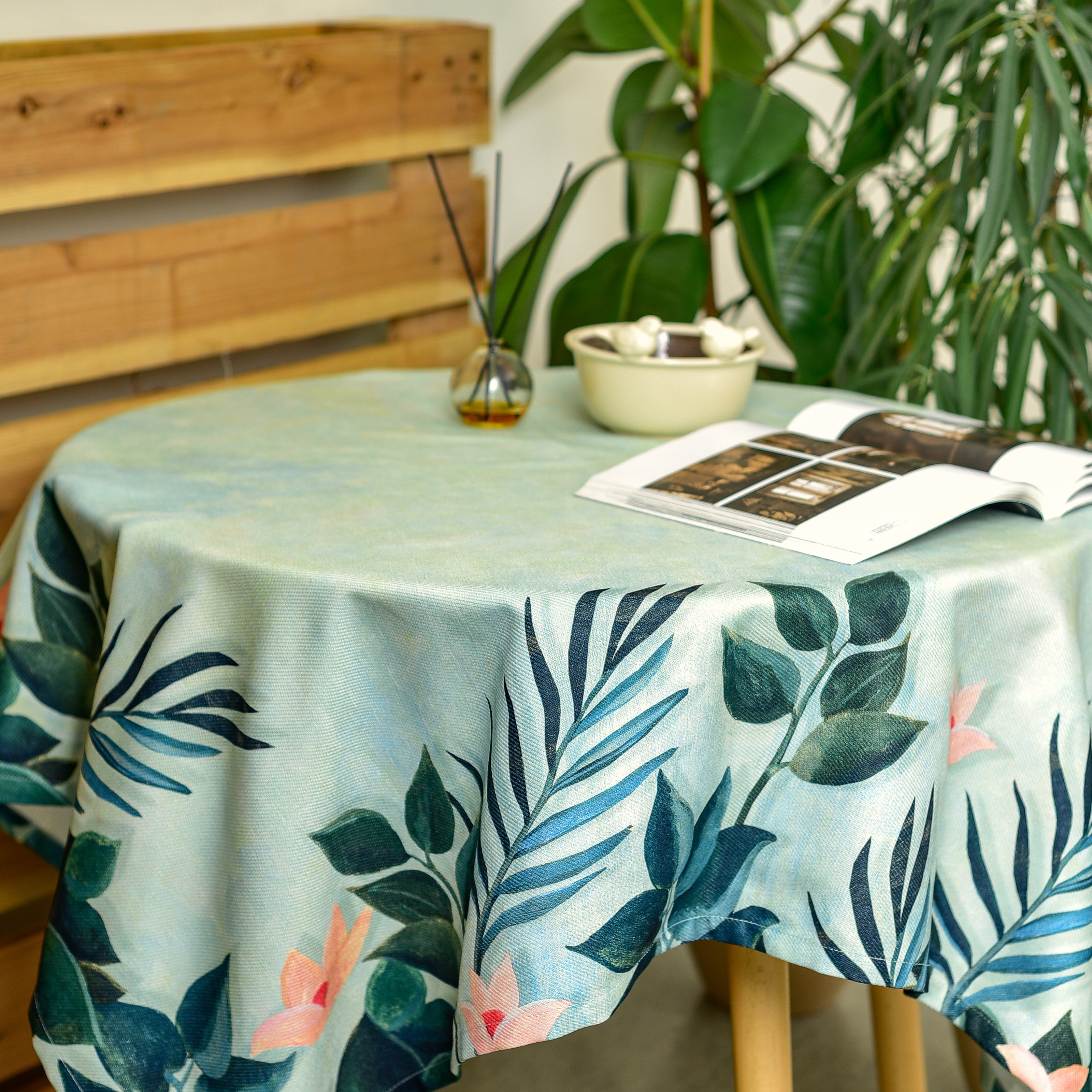 Staltiesė iš perdirbto audinio Henri Rousseau „The Equatorial Jungle