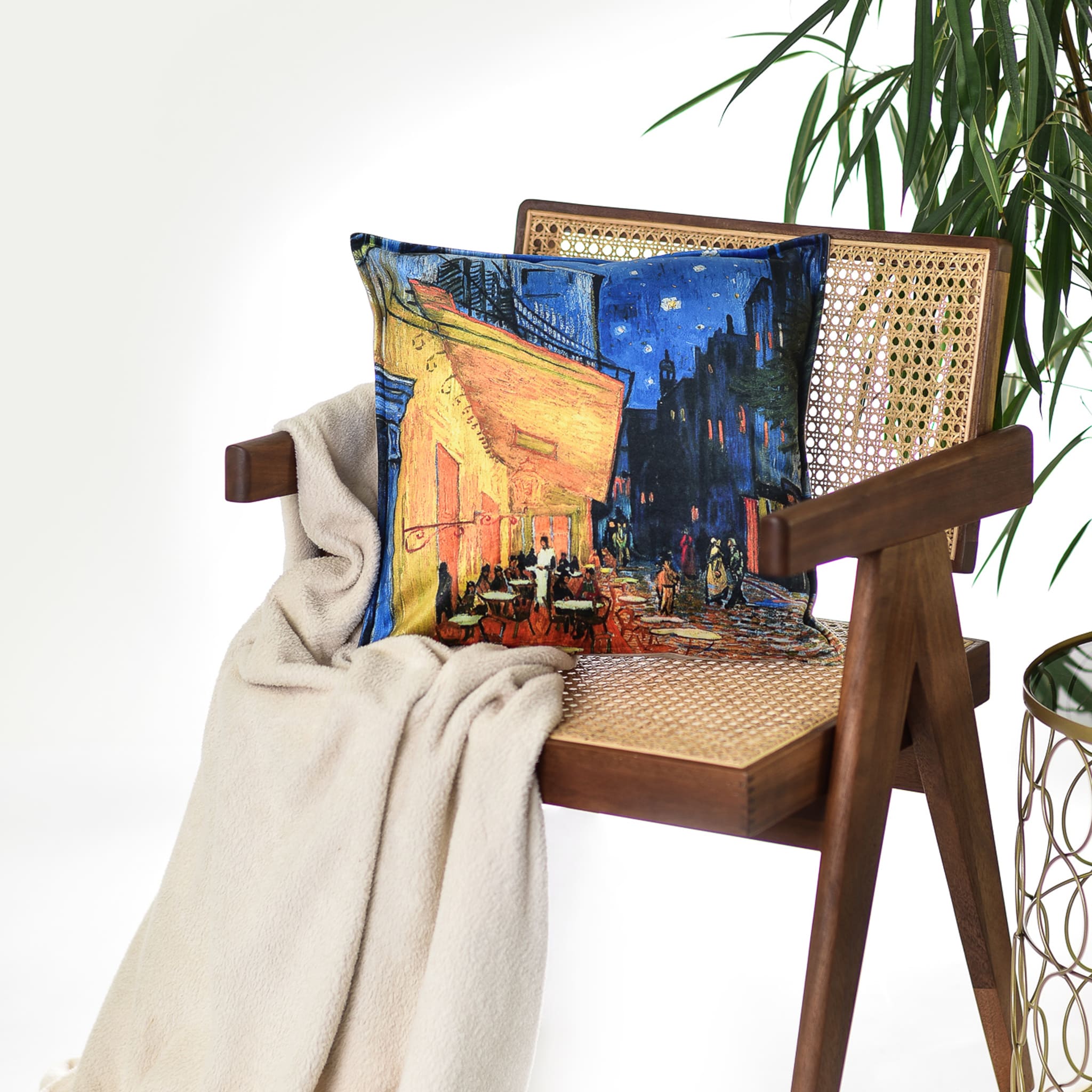 Dekoratyvinė pagalvėlė Vincent van Gogh „Cafe Terrace at Night