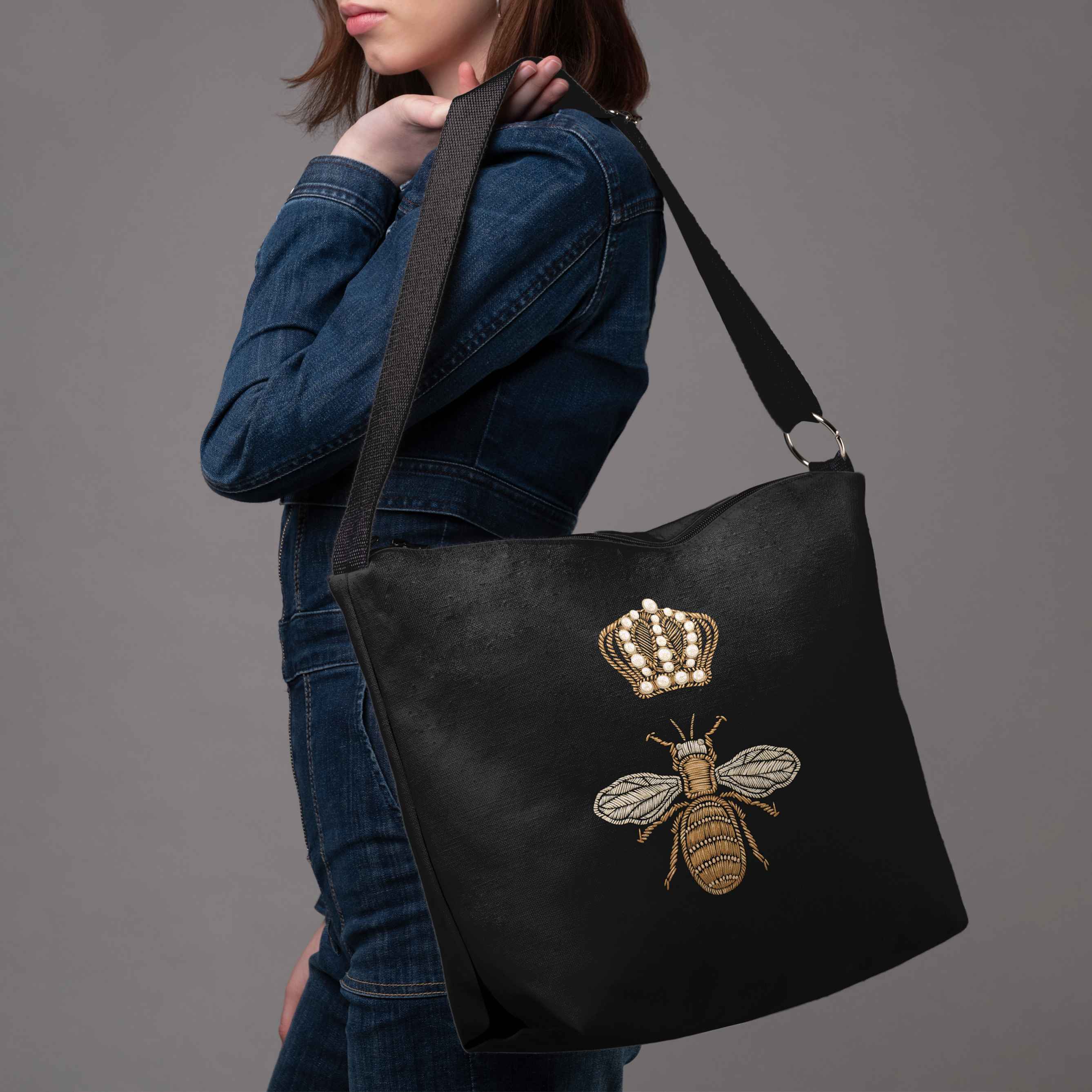 <tc>Bucket bag "The Golden Bee"</tc>