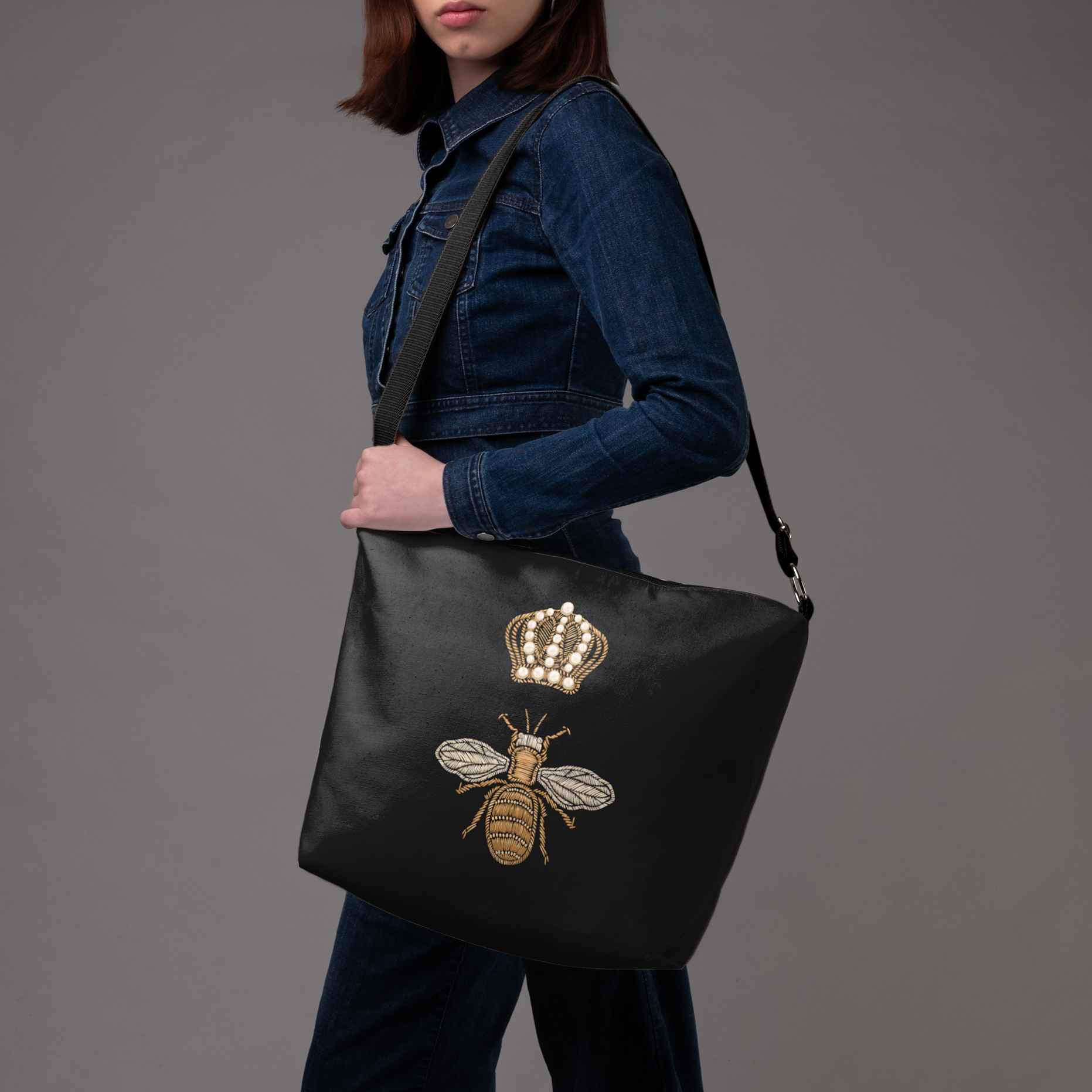 <tc>Bucket bag "The Golden Bee"</tc>