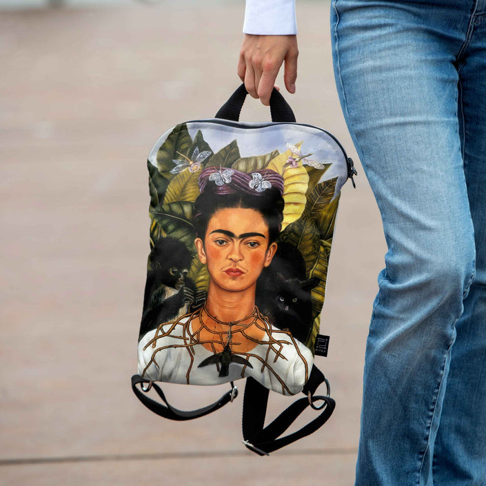 Kuprinė No. 1 Frida Kahlo „Self-Portrait with Thorn Necklace and Hummingbird