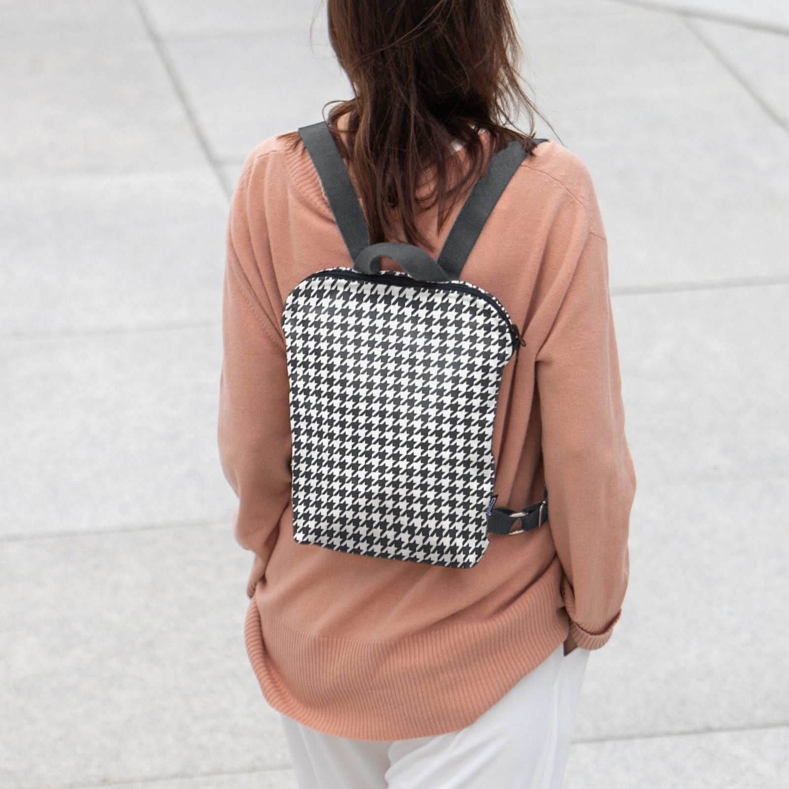 <tc>Backpack Classy „Pied-de-Poule"</tc>