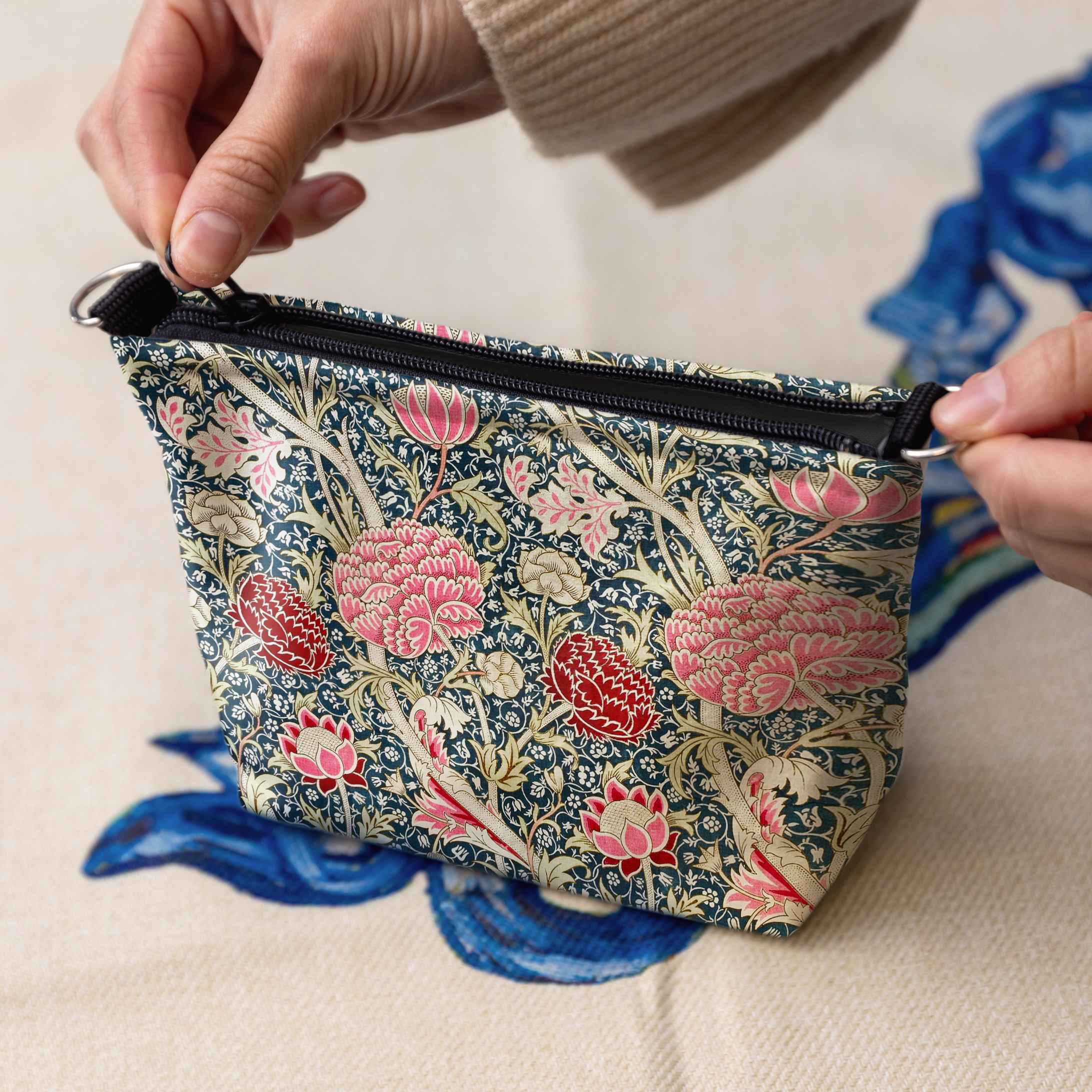 Kosmetinė William Morris „Cray