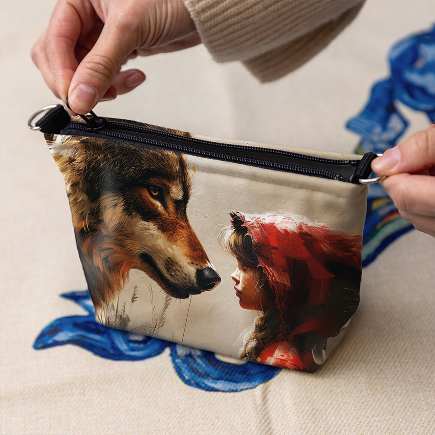 <tc>Cosmetic bag Imagine "Little red riding hood and the Wolf"</tc>