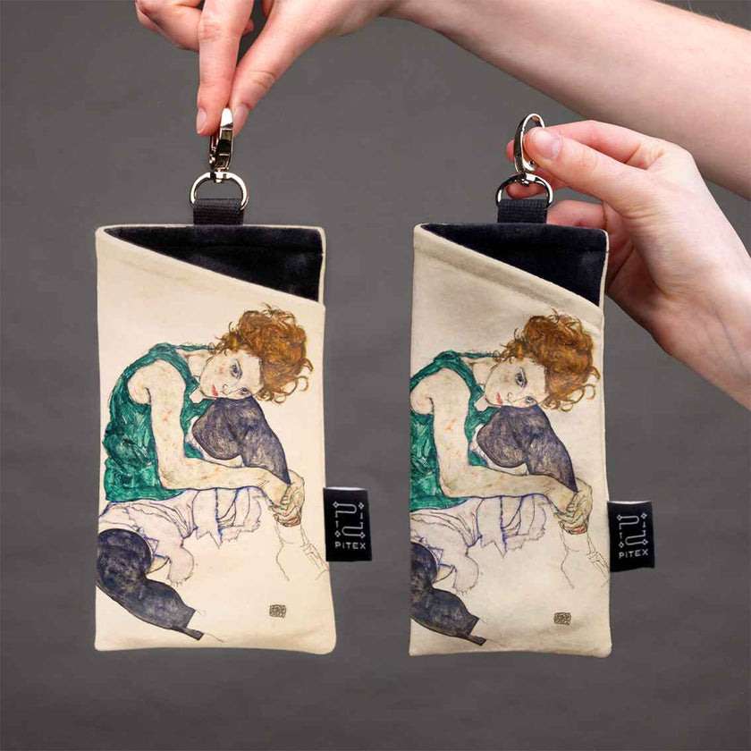 Akinių dėklas Egon Schiele „Seated Woman with Legs Drawn Up