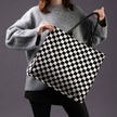 Rankinė Classy „Checkerboard