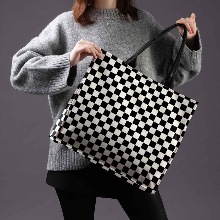 Rankinė Classy „Checkerboard