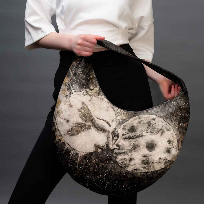Moon bag Theresa Van Cherry 