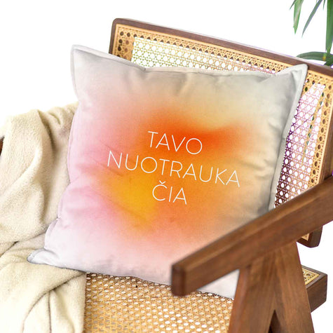 Dekoratyvinė pagalvėlė su jūsų nuotrauka.