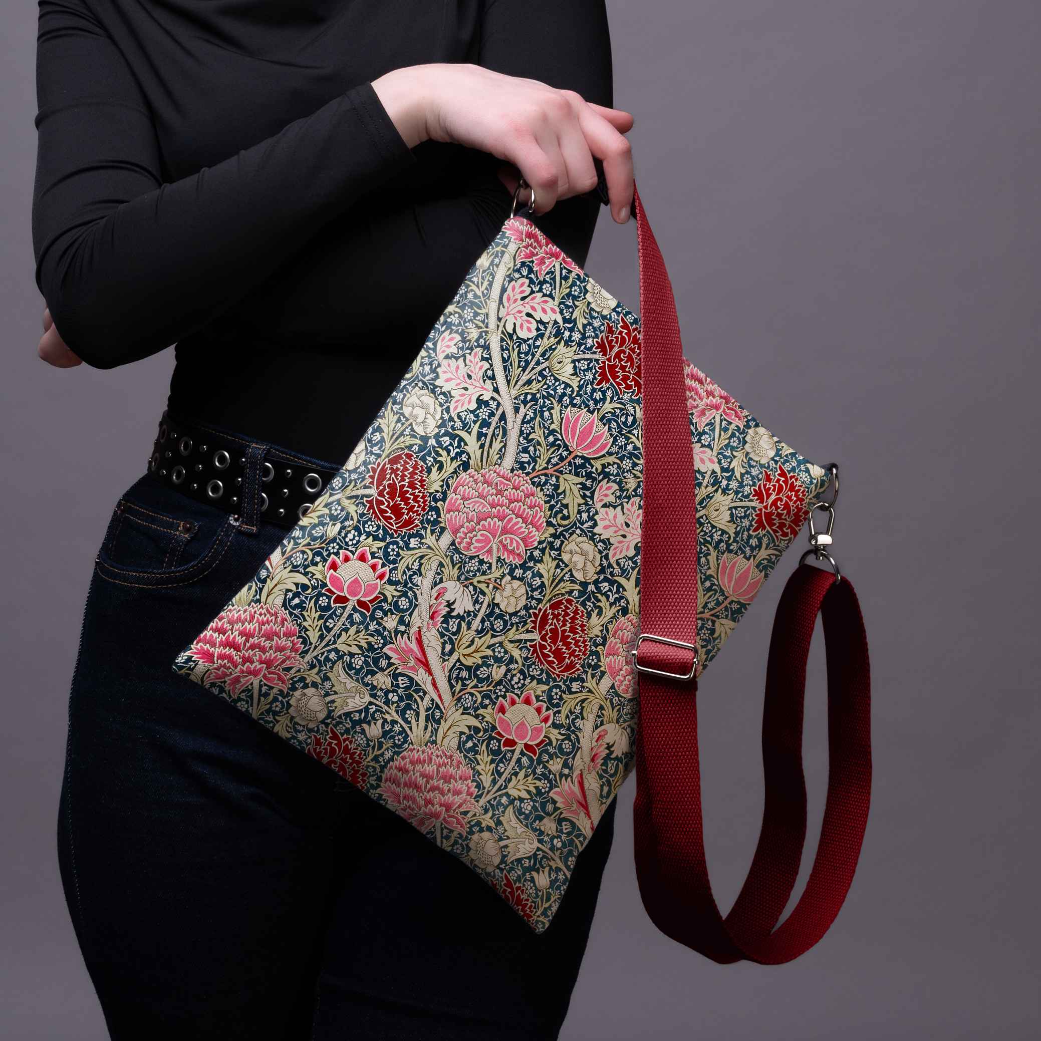 Rankinė per petį William Morris „Cray