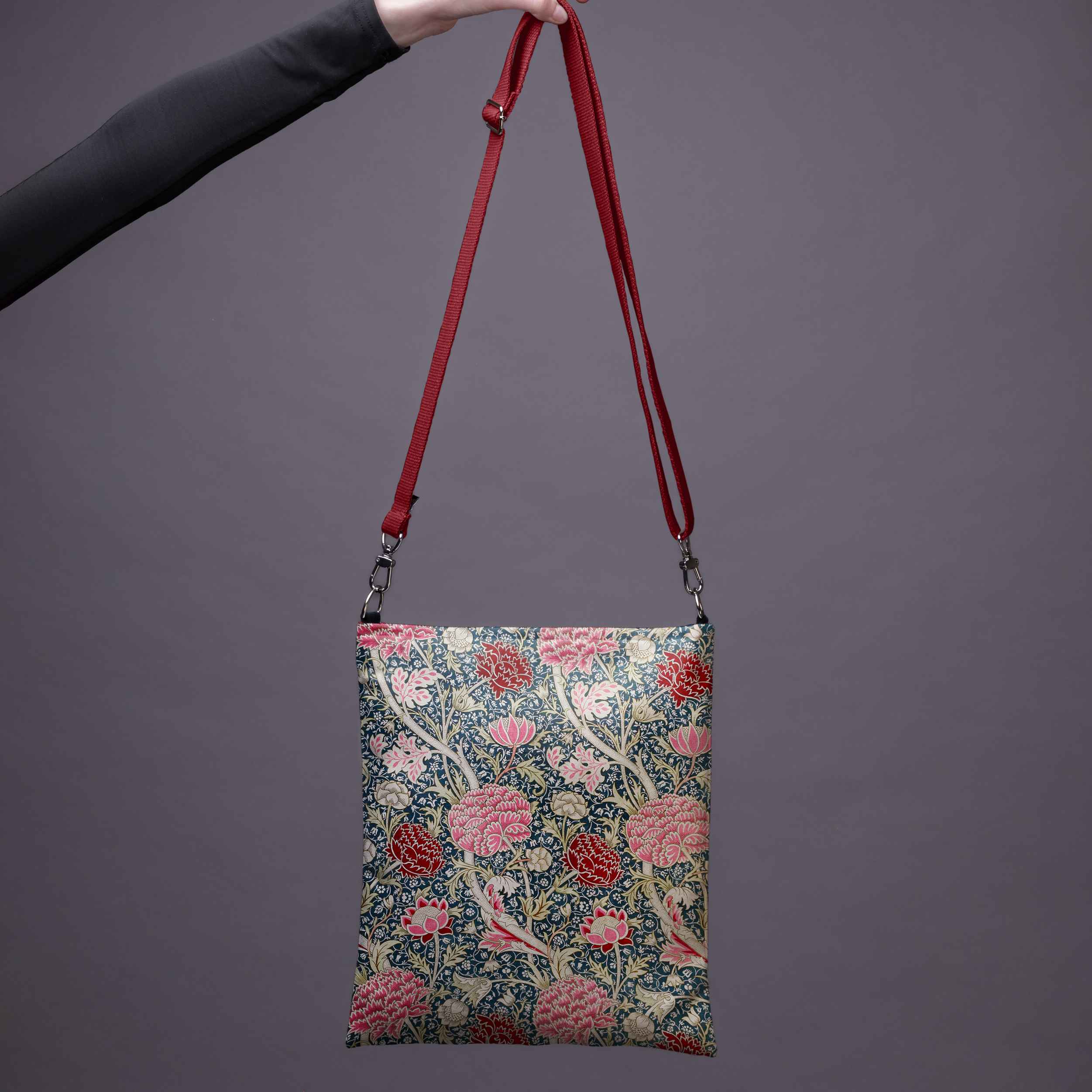 Rankinė per petį William Morris „Cray