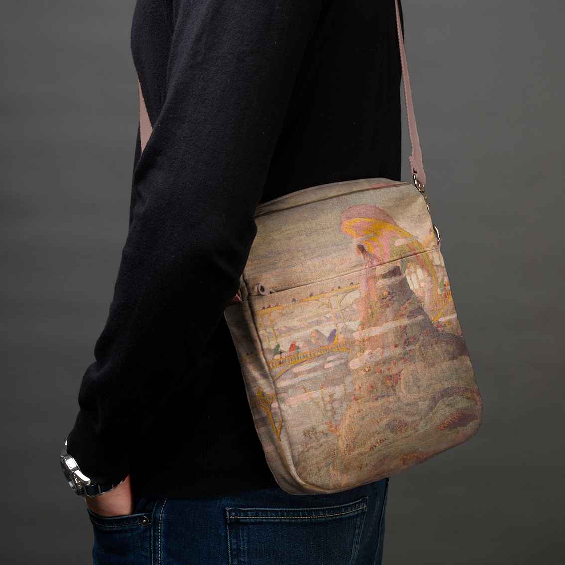 Vyriška rankinė per petį premium M. K. Čiurlionis „Angelo preliudas“