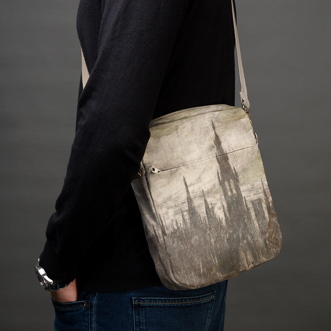 Vyriška rankinė per petį premium M. K. Čiurlionis „Bokštai“