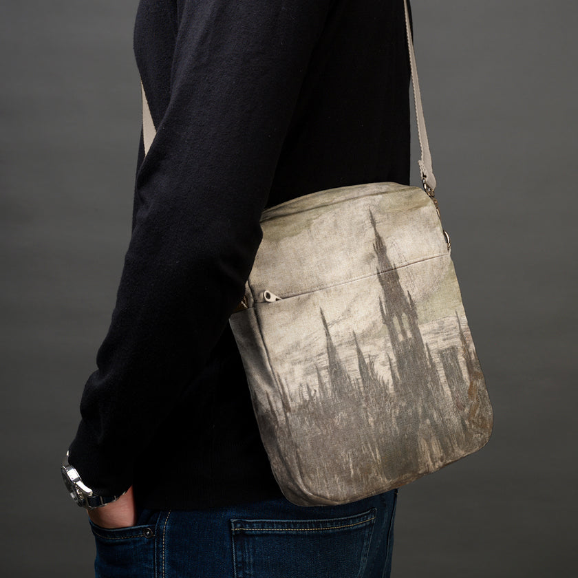 Vyriška rankinė per petį premium M. K. Čiurlionis „Bokštai“