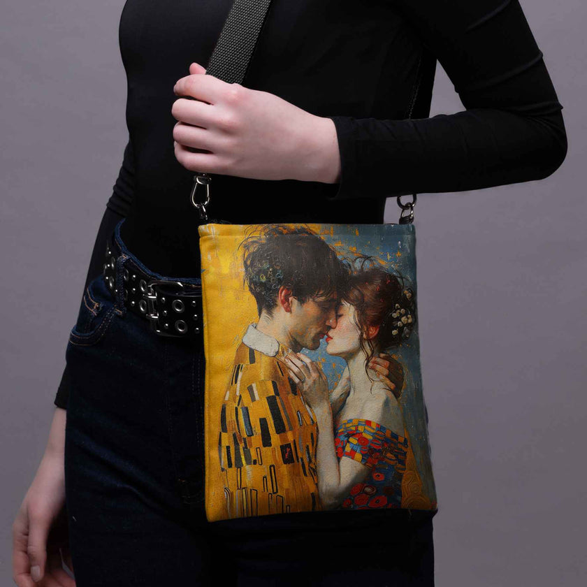 Rankinė per petį Imagine „Bučinys