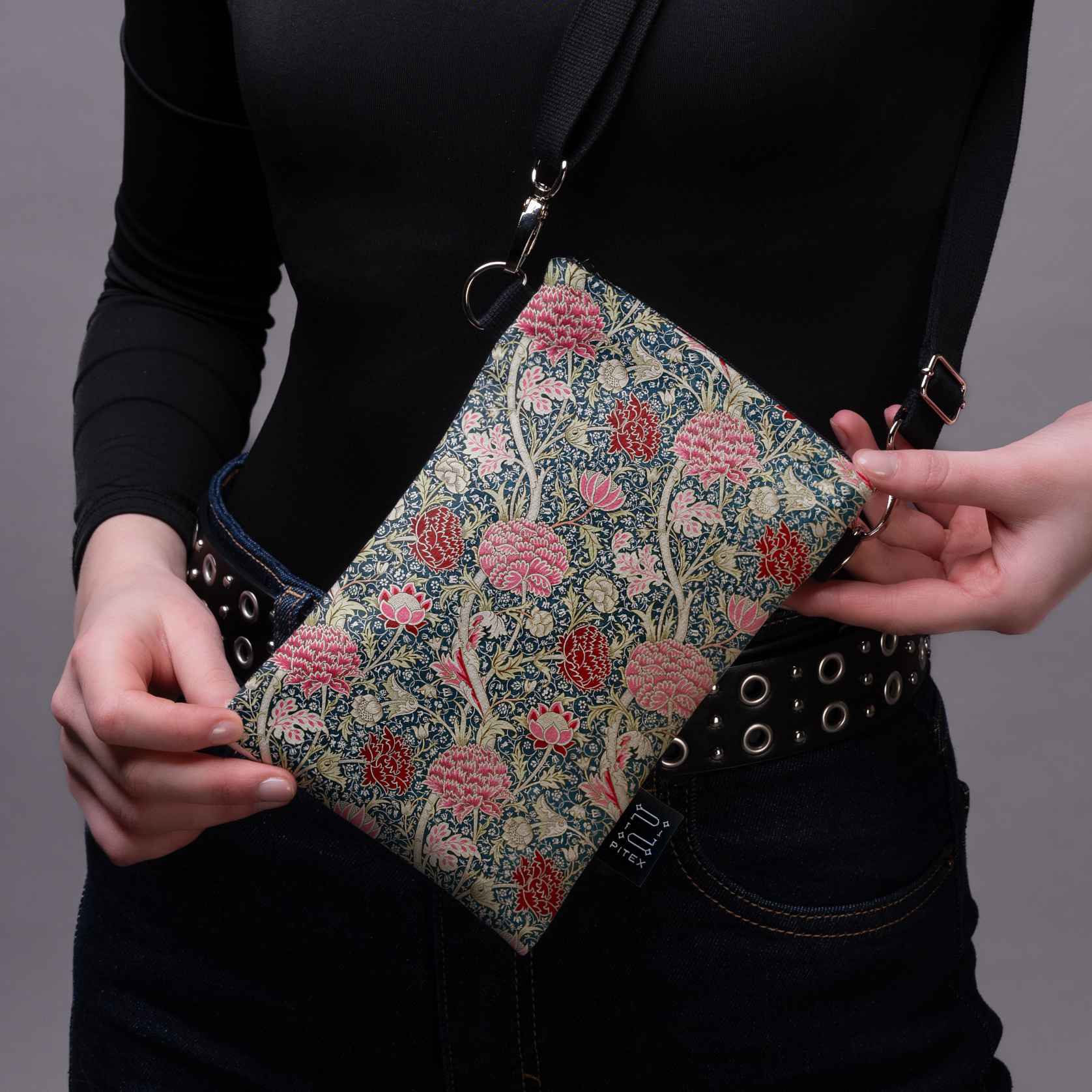 Telefono rankinė William Morris „Cray