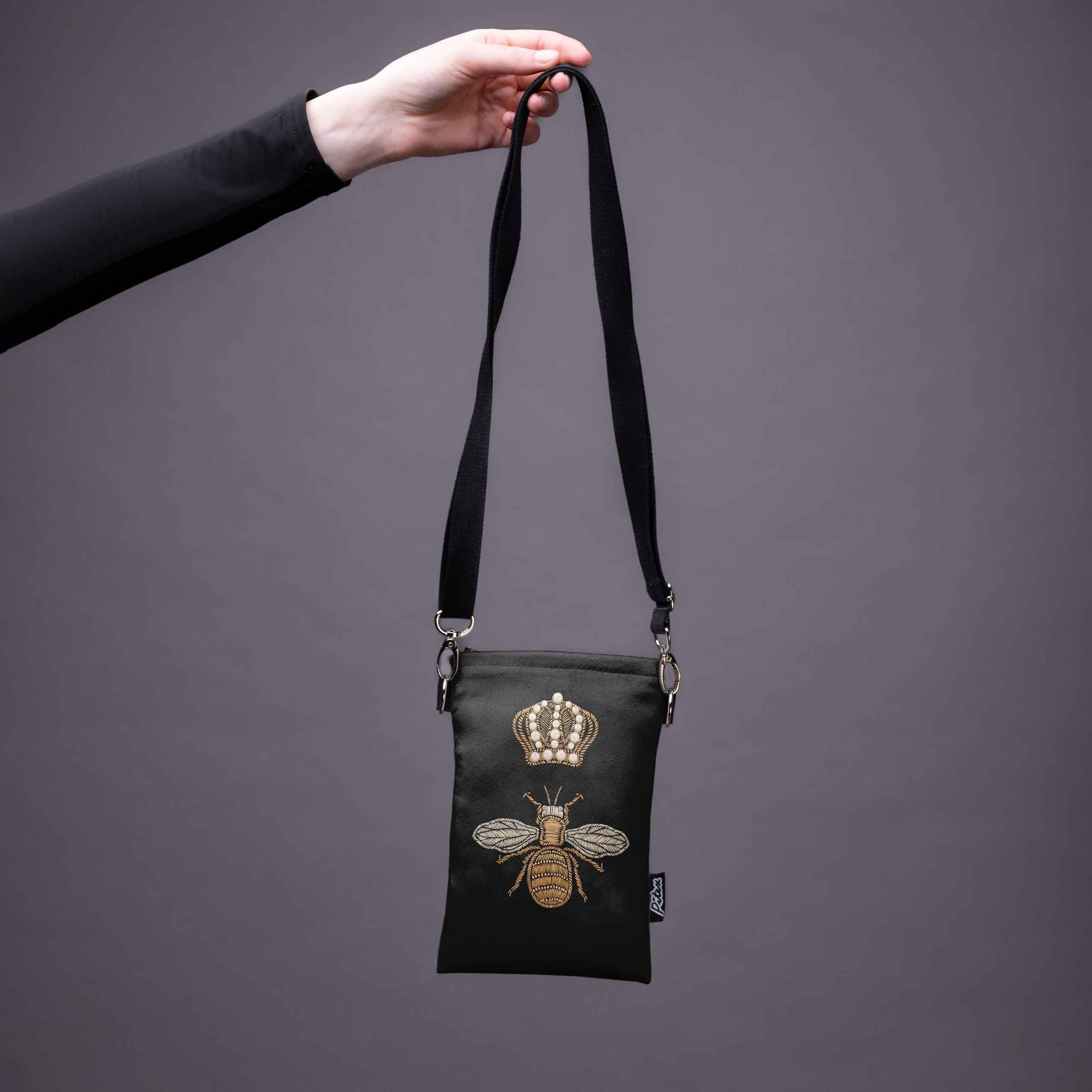 <tc>Phone bag "The Golden Bee"</tc>