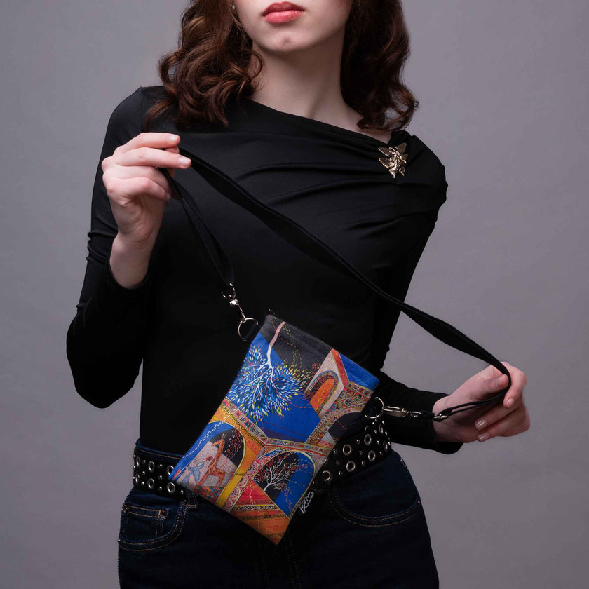 Telefono rankinė Aušra Čapskytė  „Oranžinis miestas