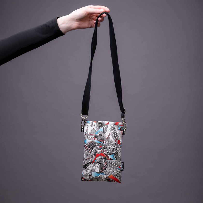 Telefono rankinė Aušra Čapskytė „Pabučiavimas. Linkėjimai iš Vilniaus