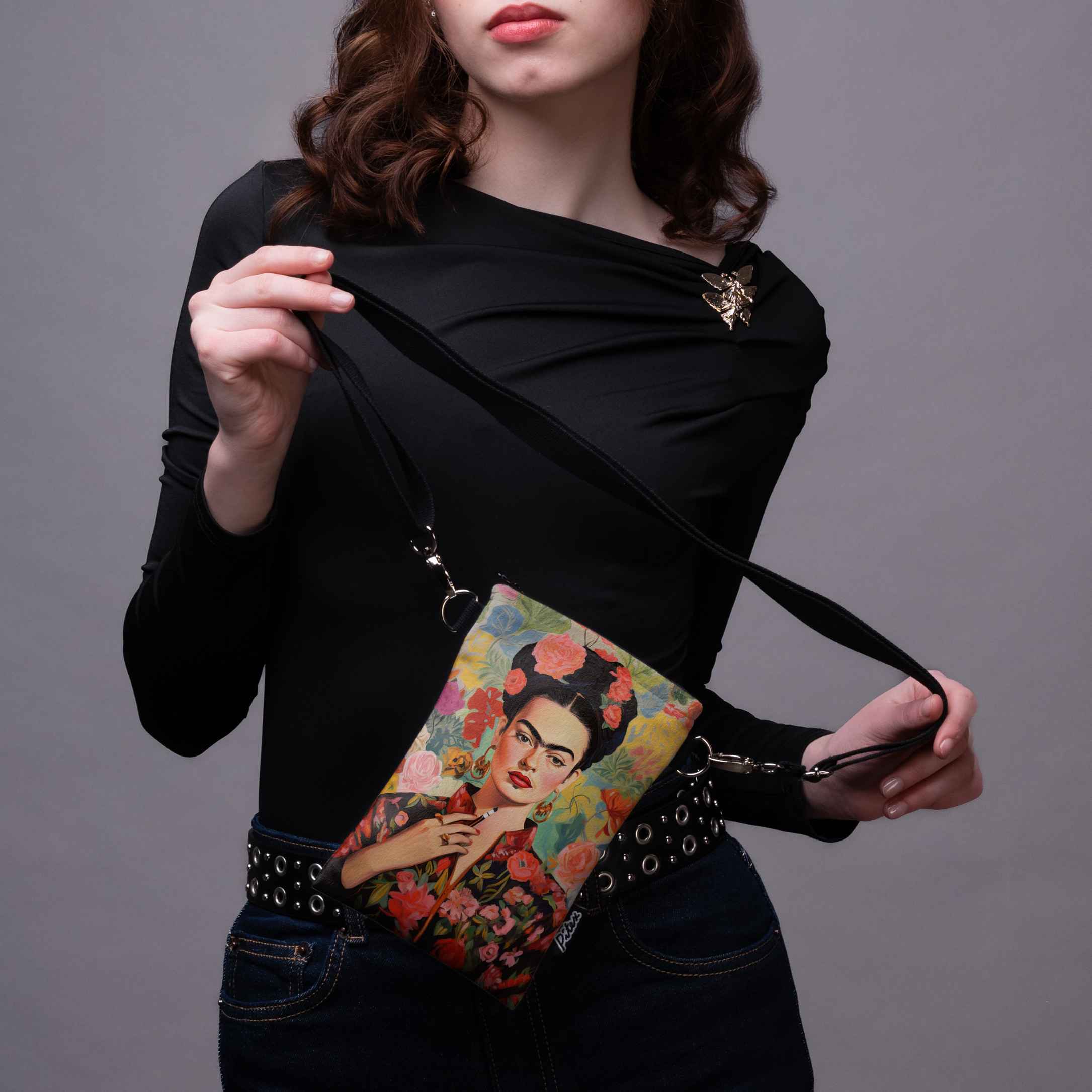 <tc>Phone bag Imagine "Frida in the flowers"</tc>