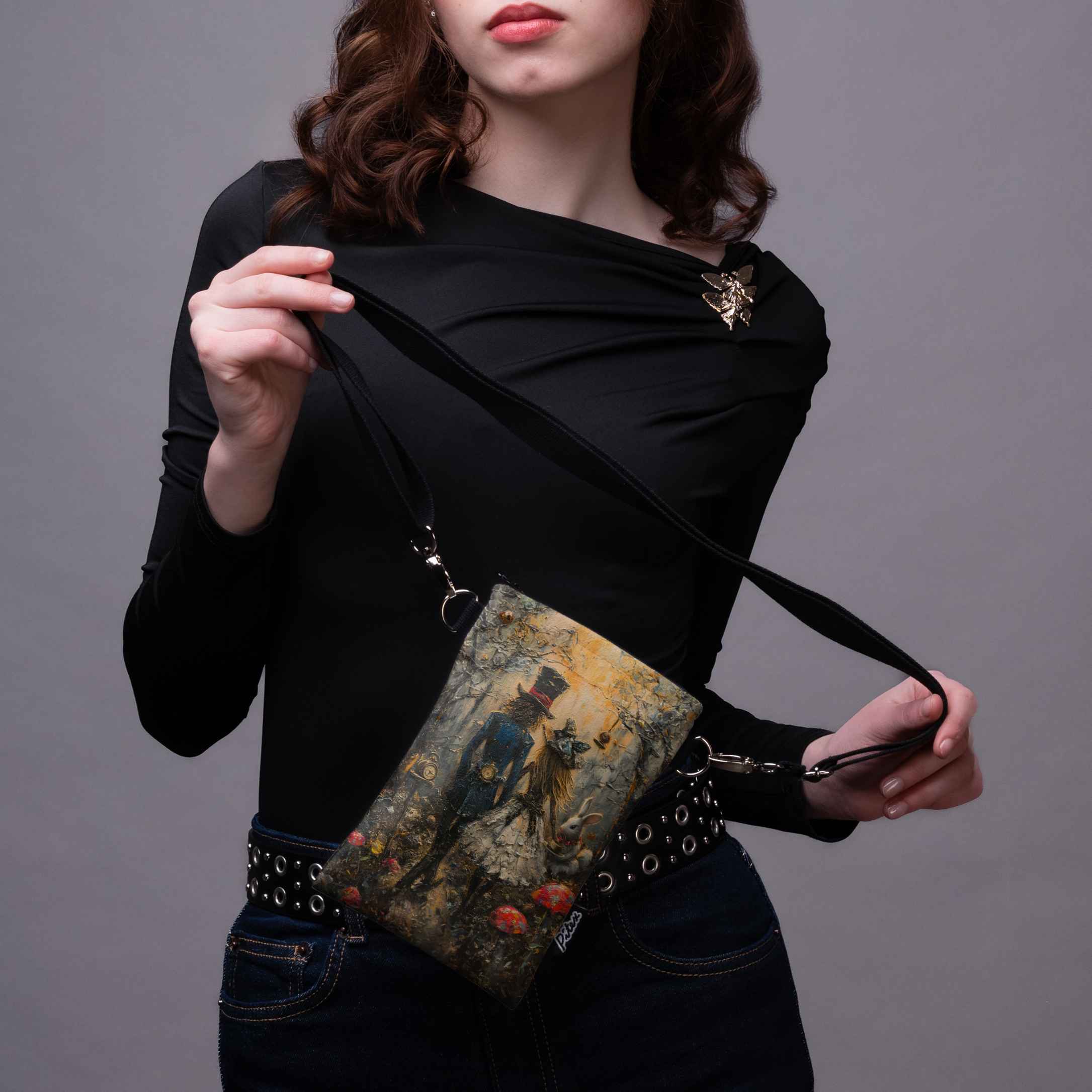 <tc>Phone bag Imagine "Alice and the Hatter"</tc>