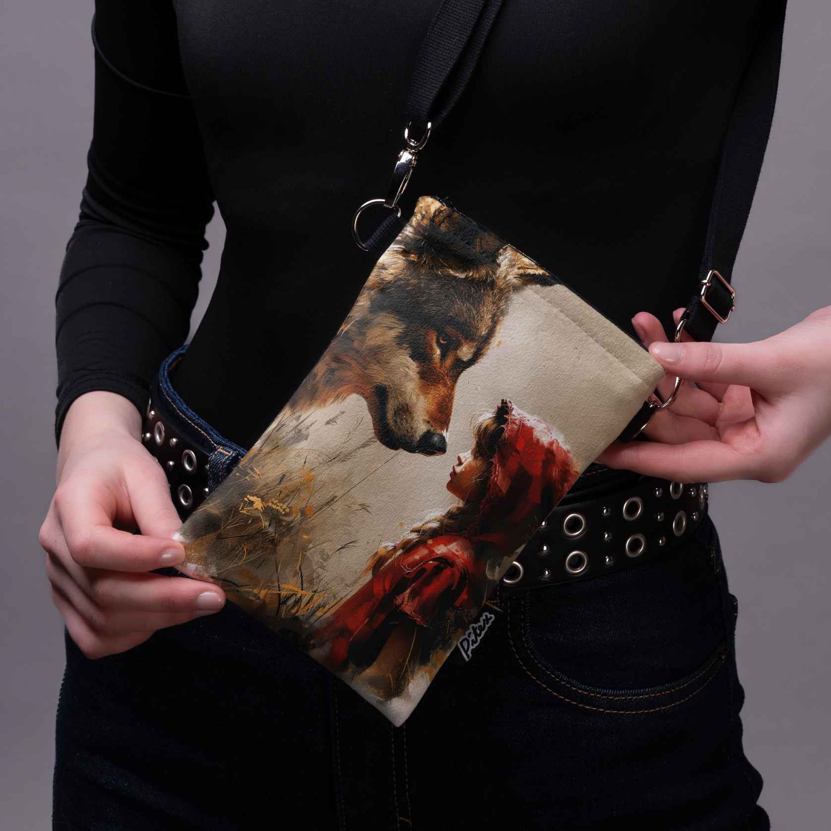 <tc>Phone bag Imagine "Little red riding hood and the Wolf"</tc>