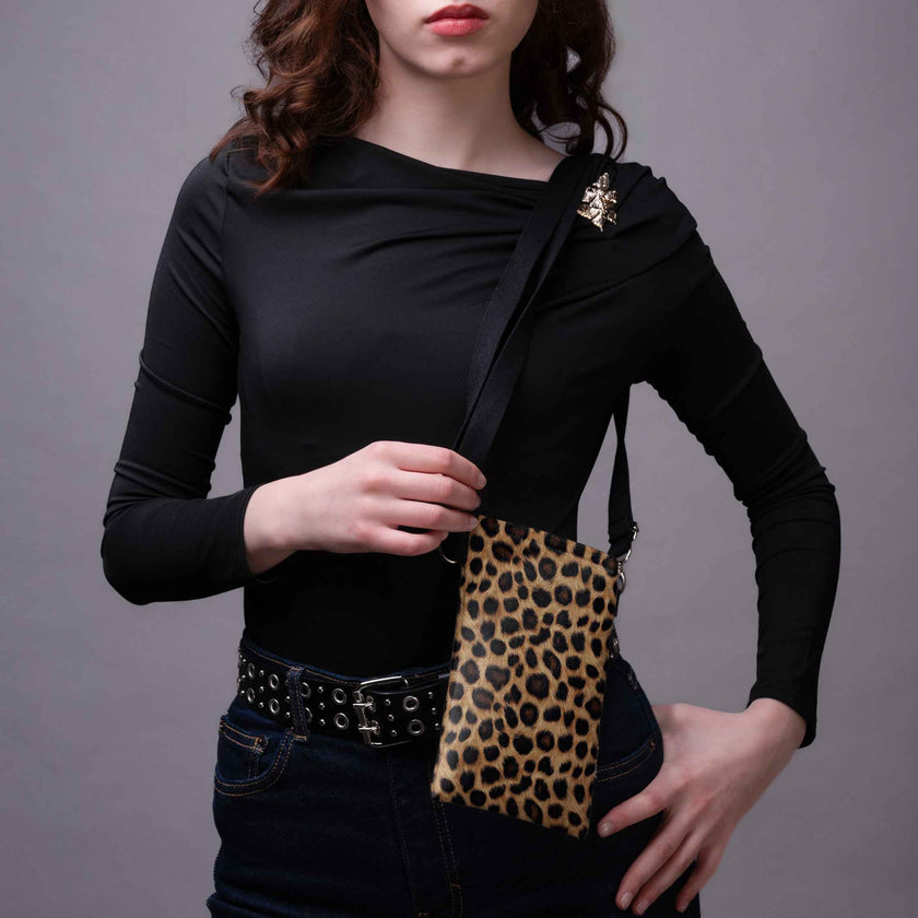 Telefono rankinė Classy „Leopardas