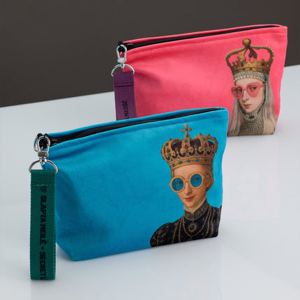 Cosmetic bag Secret Love „IMMIGRANT QUEEN: Sweden Edition”