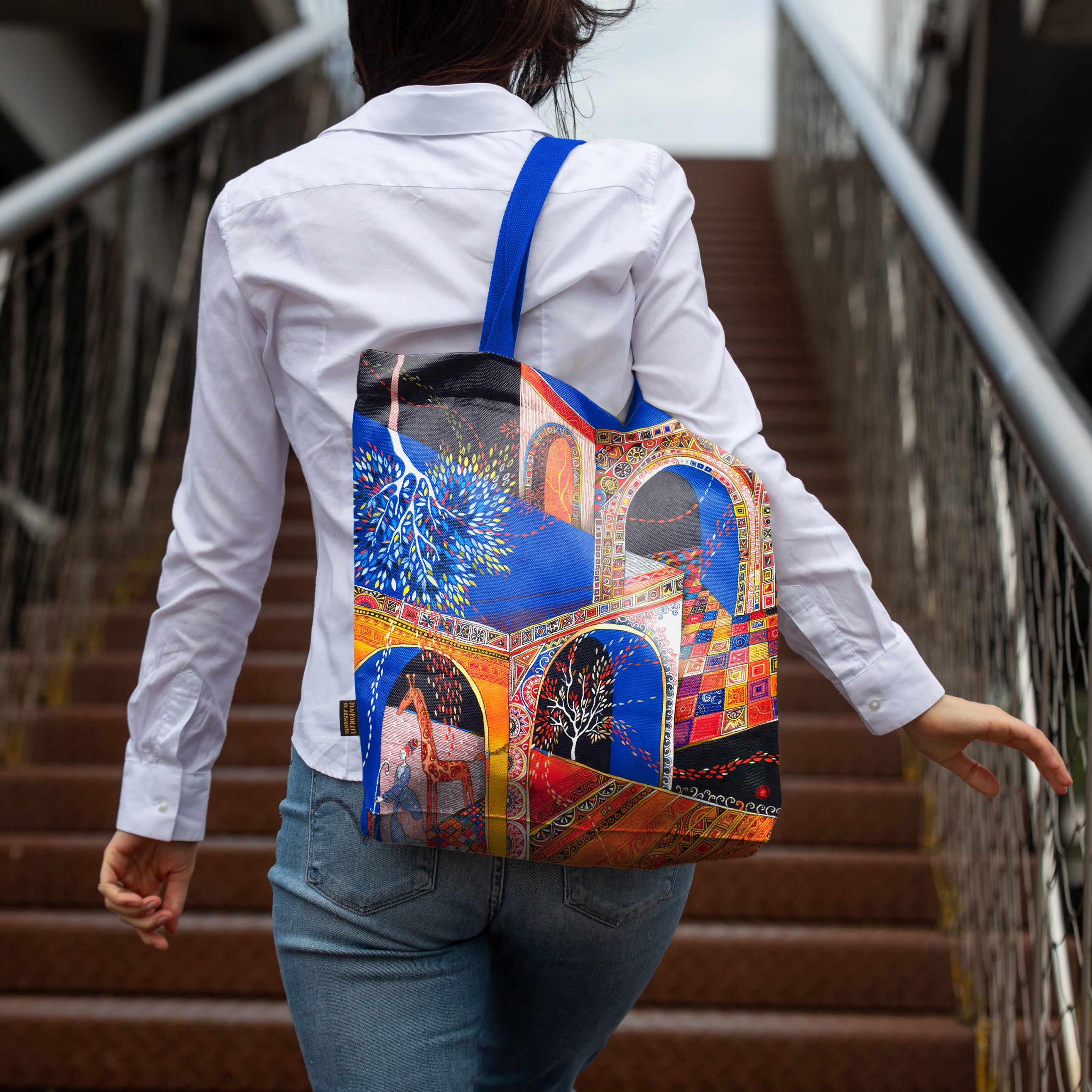 Pirkinių krepšys moterims Aušra Čapskytė Oranžinis miestas, priekis, Lietuvos menininkų kolekcija, moteriški mados aksesuarai