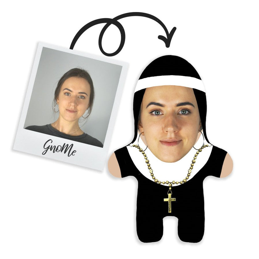 Gnome pagalvėlė su jūsų nuotrauka „Vienuolė