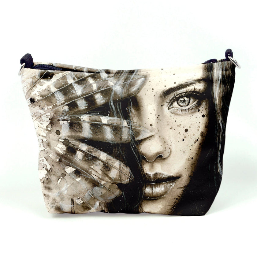 Kosmetinė „Mergina su plunksna