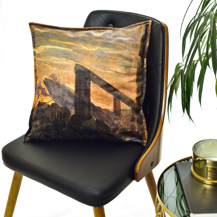 Dekoratyvinė pagalvėlė M. K. Čiurlionis „Saulė eina Vėžio ženklu