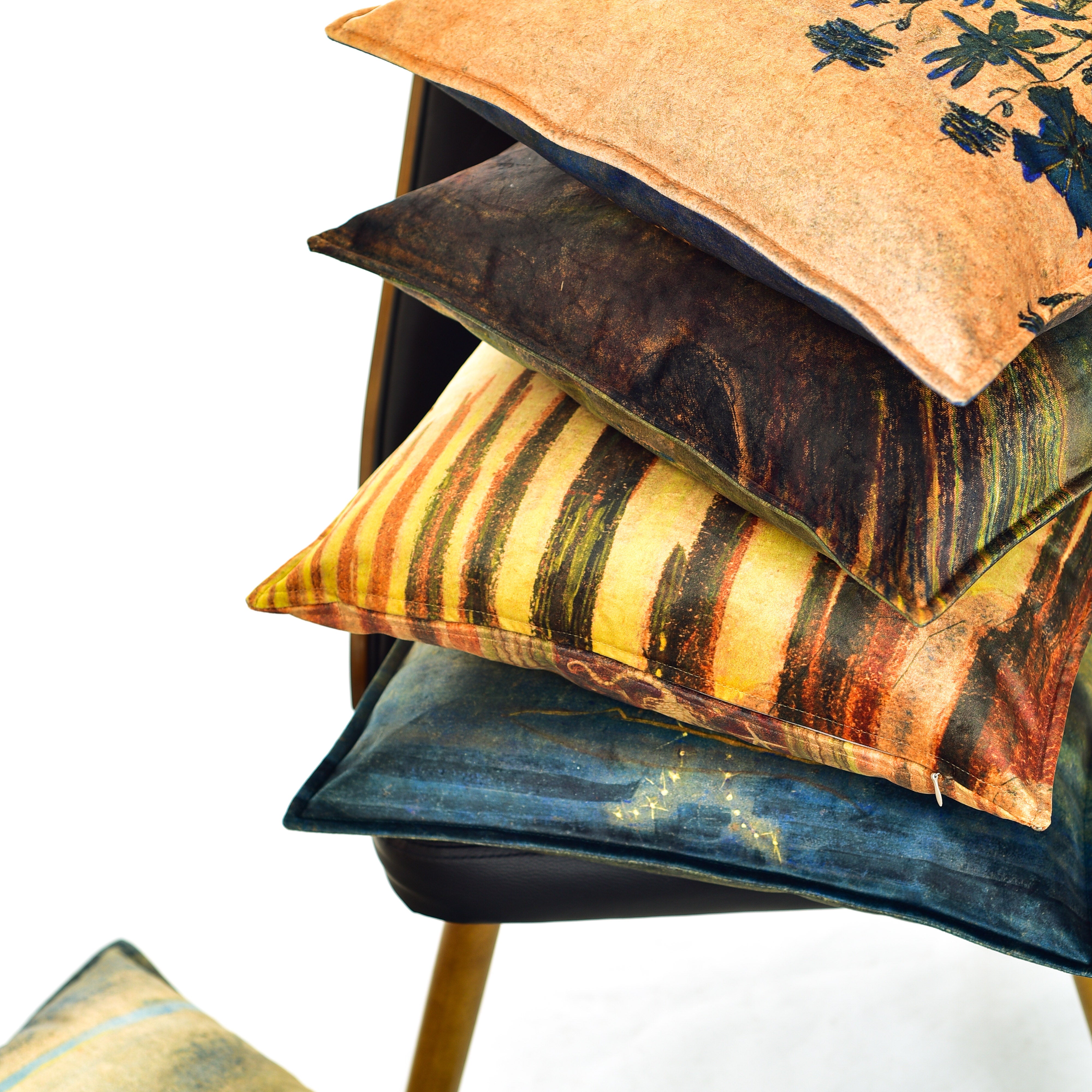 Decorative cushion M. K. Čiurlionis "The sun goes under the sign of Cancer"