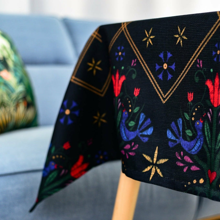 Staltiesė iš perdirbto audinio „Etno #1