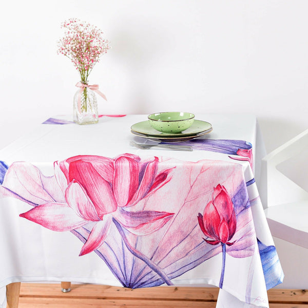 Tablecloth made of recycled fabric "Lelijos"