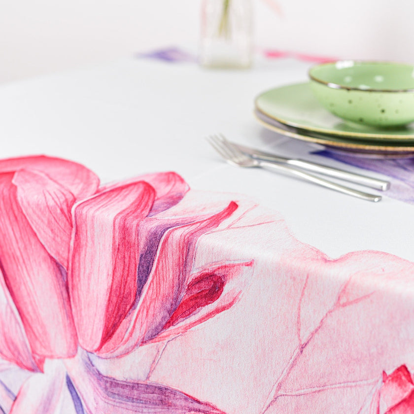 Staltiesė iš perdirbto audinio „Lelijos