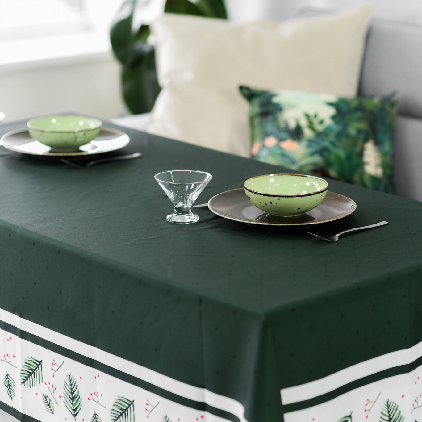 Tablecloth made of recycled fabric 