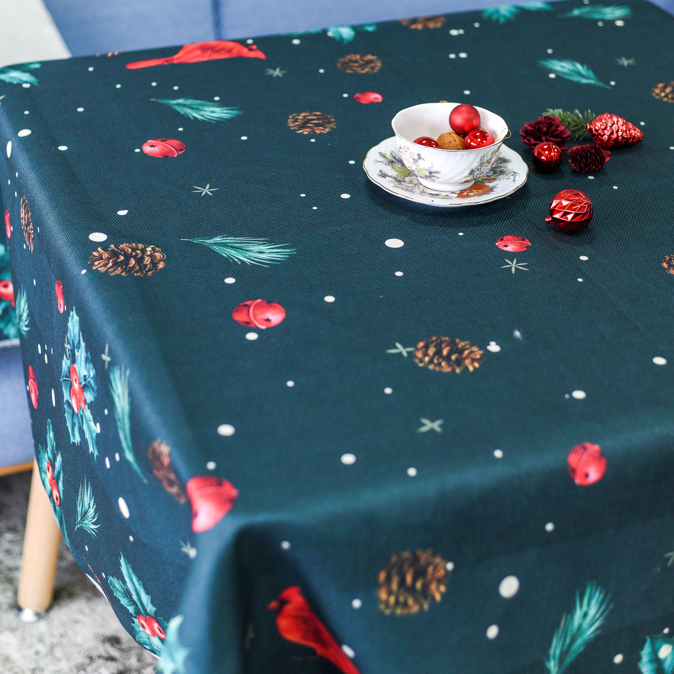 Tablecloth made of recycled fabric "Winter Wonders"